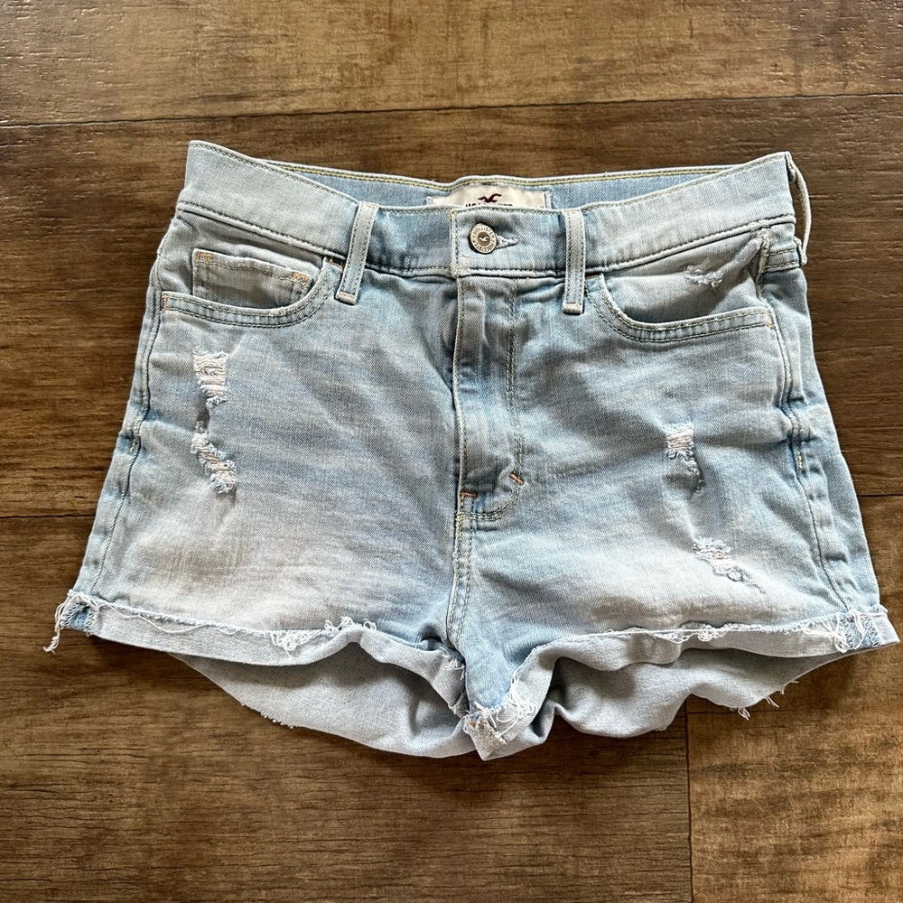Hollister high rise light wash denim shorts size 5/27